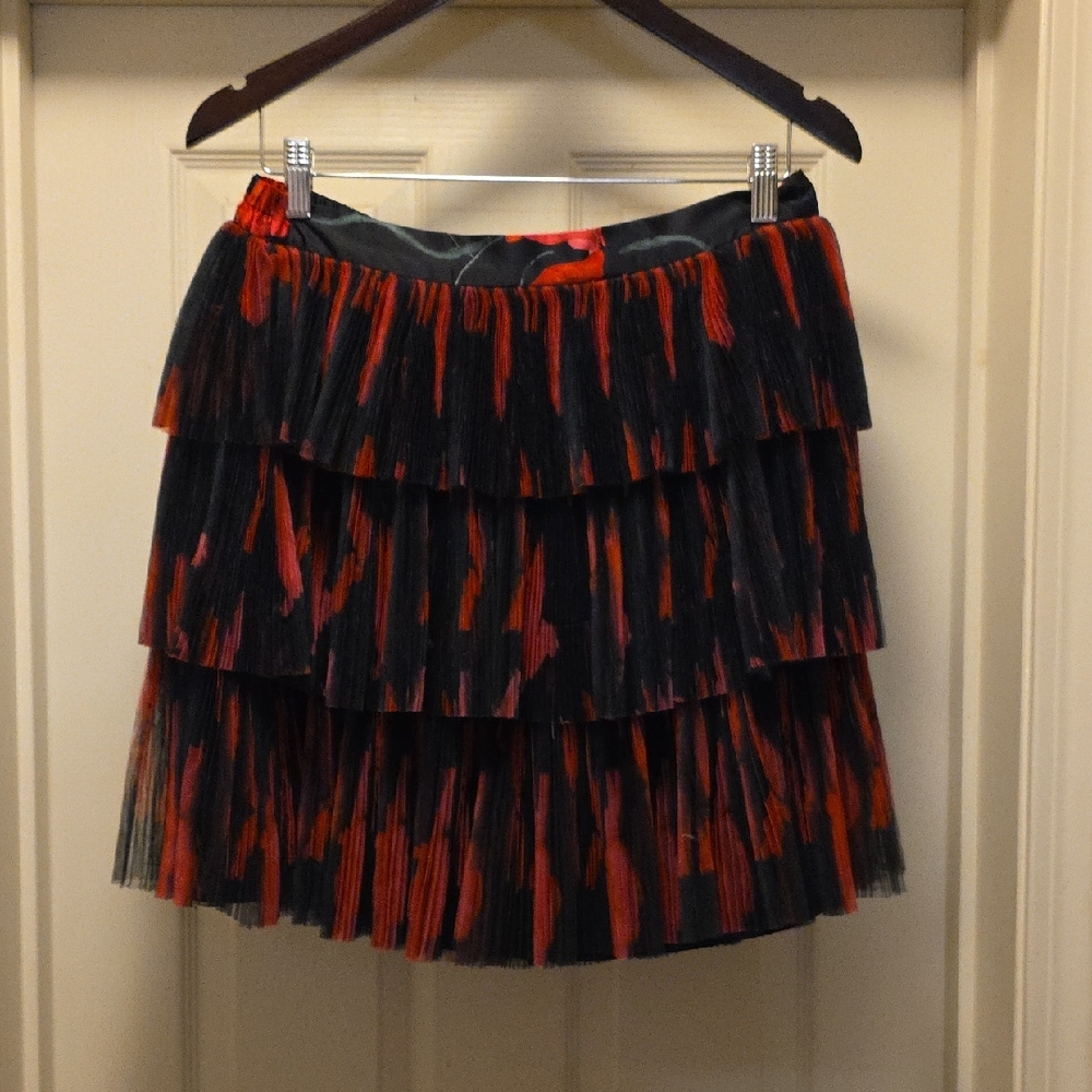 Anthropologie Black and Red Pleated Mini Skirt. A-8.